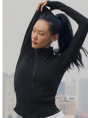 ALO Yoga Black Zip Hoodie with Front Zipper